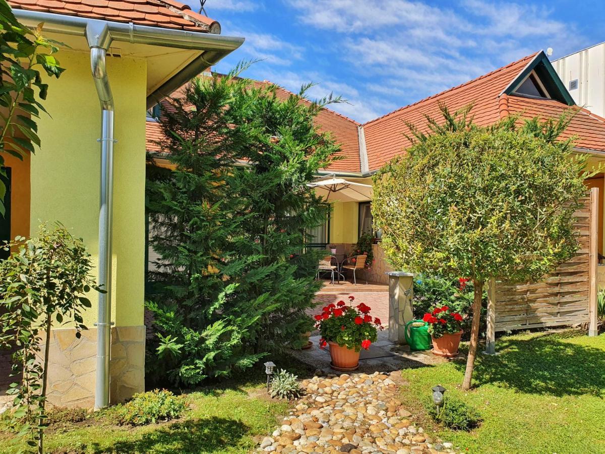 Gardenia Apartman Esztergom Exterior foto